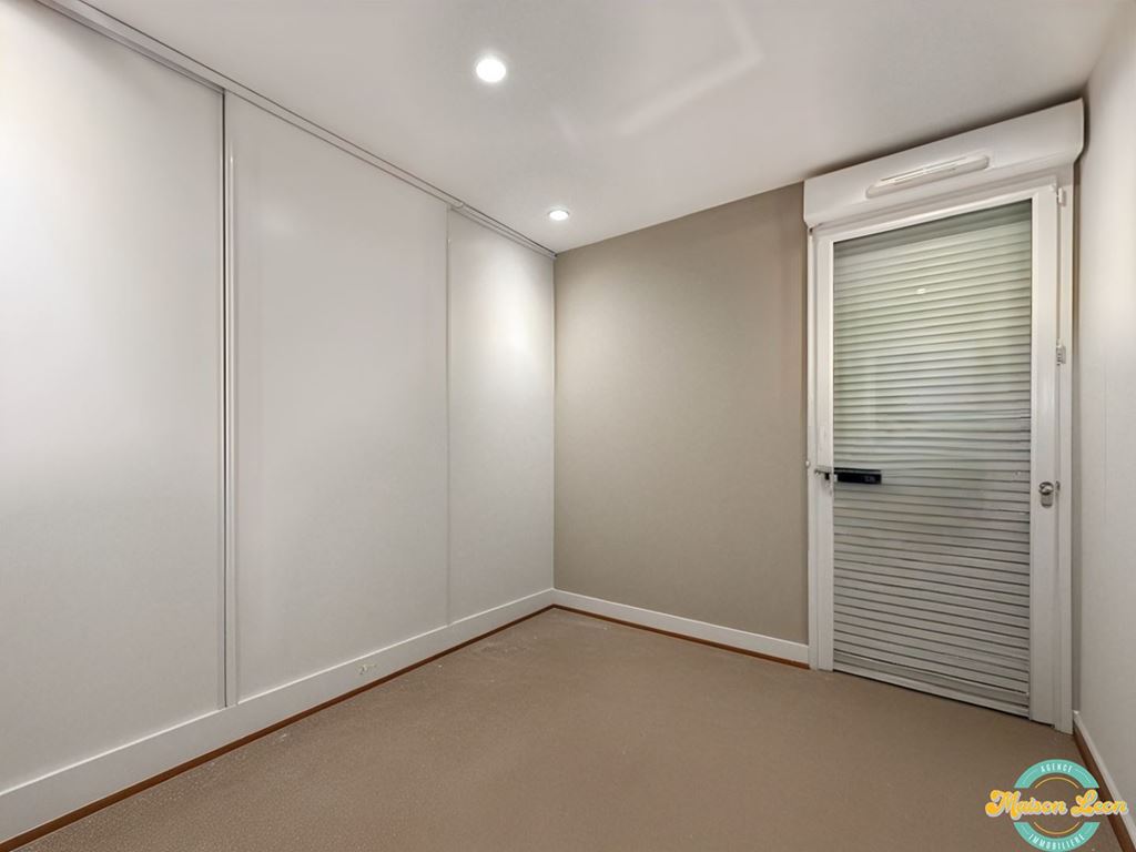 Appartement T4 FOUR (38080) Maison LEON