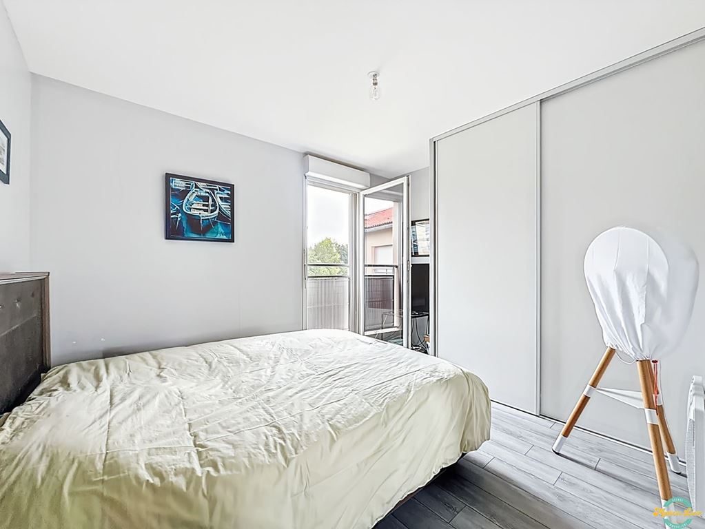 Appartement T4 FOUR (38080) Maison LEON