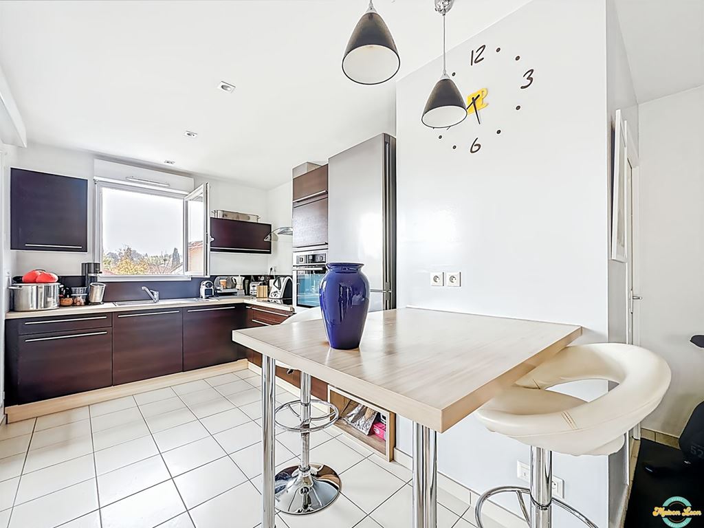 Appartement T4 FOUR (38080) Maison LEON