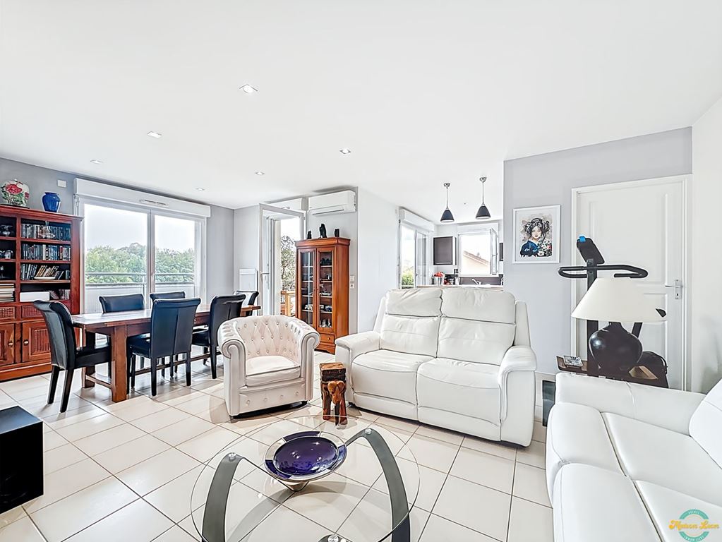 Appartement T4 FOUR (38080) Maison LEON