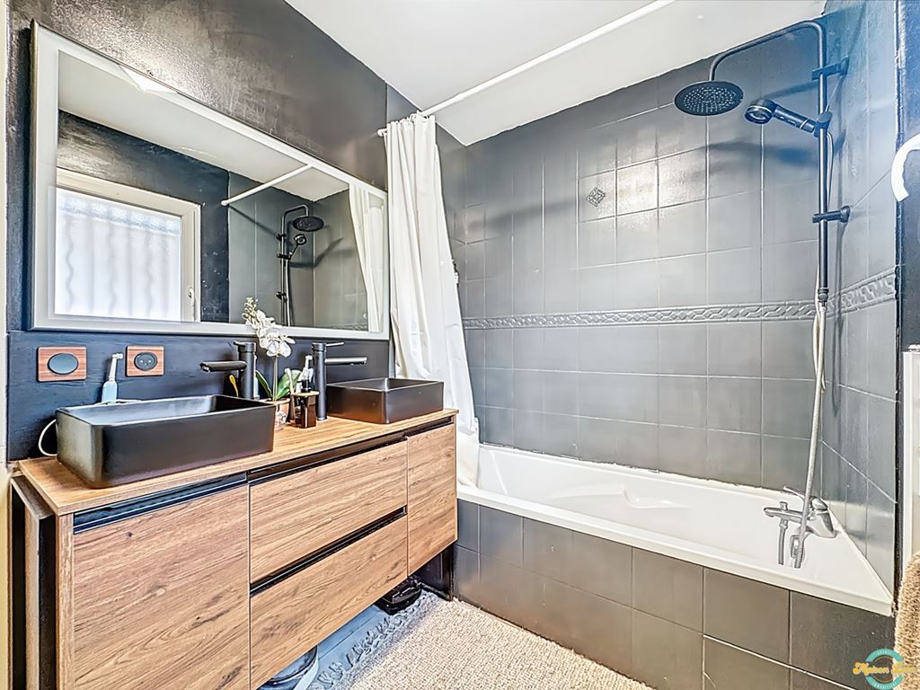 Maison ST SAVIN (38300) Maison LEON