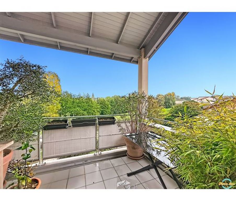 Appartement T4 FOUR (38080) Maison LEON