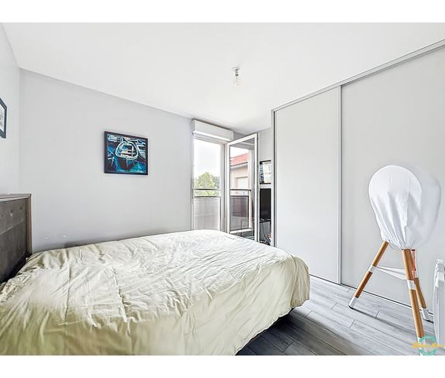 Appartement T4 FOUR (38080) Maison LEON