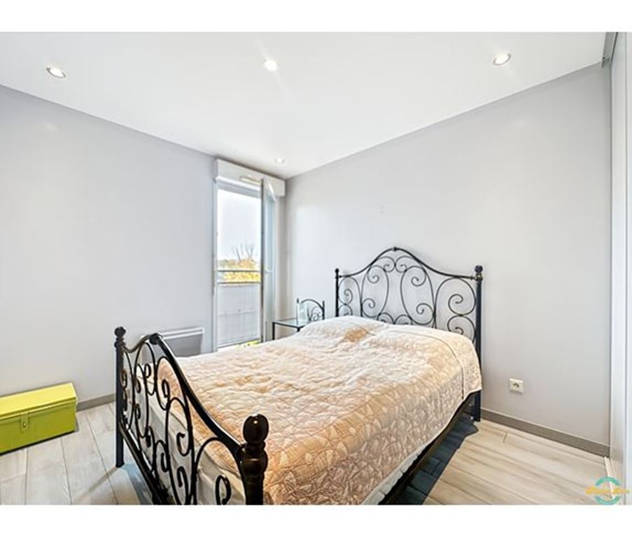 Appartement T4 FOUR (38080) Maison LEON