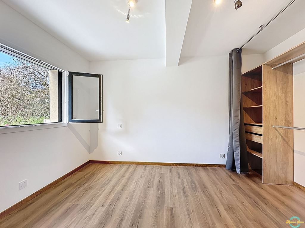 Appartement T3 FOUR (38080) Maison LEON