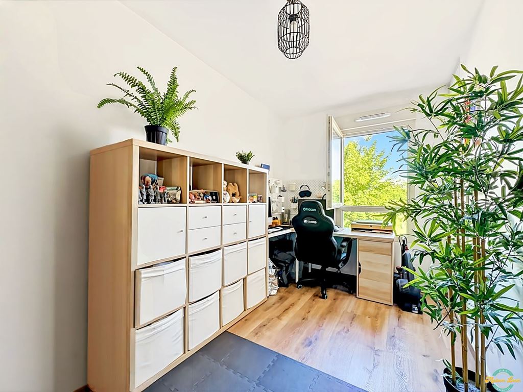 Appartement T3 ROCHE (38090) Maison LEON