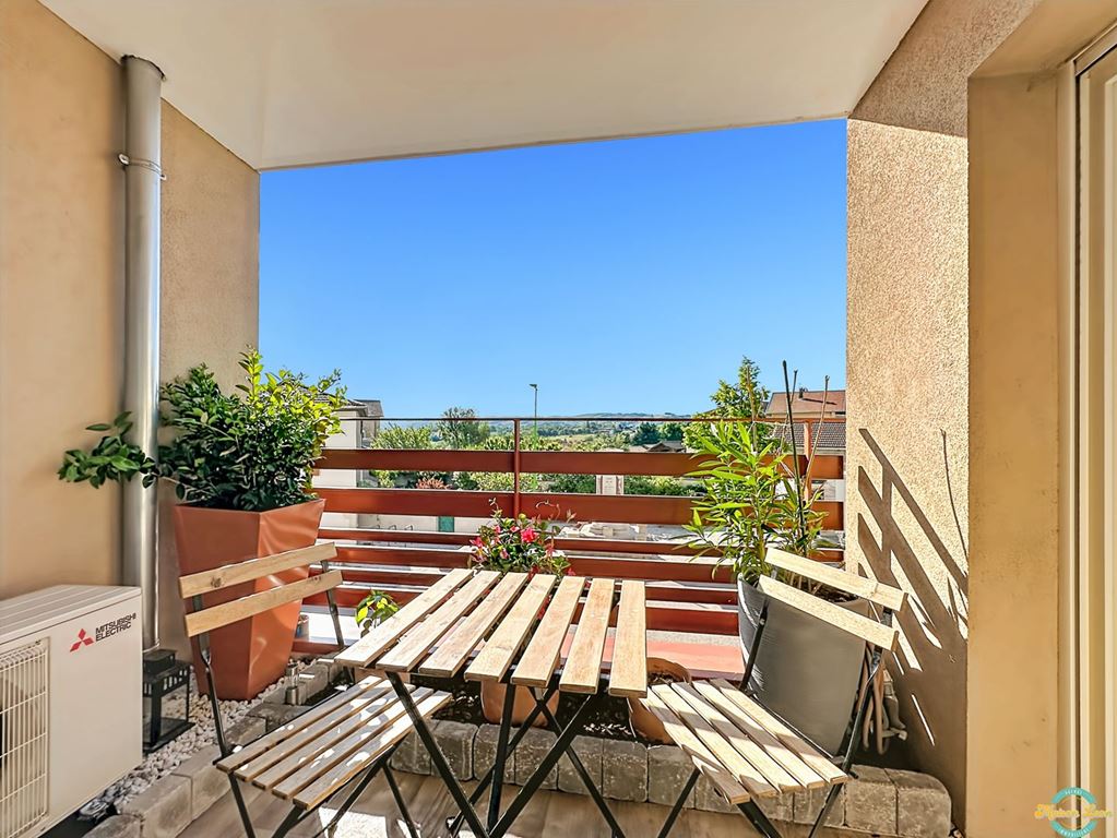 Appartement T3 ROCHE (38090) Maison LEON
