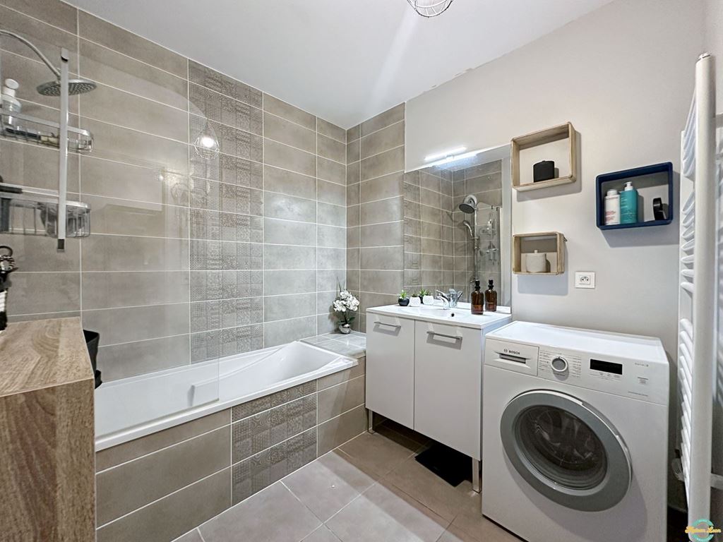 Appartement T3 MORESTEL (38510) Maison LEON