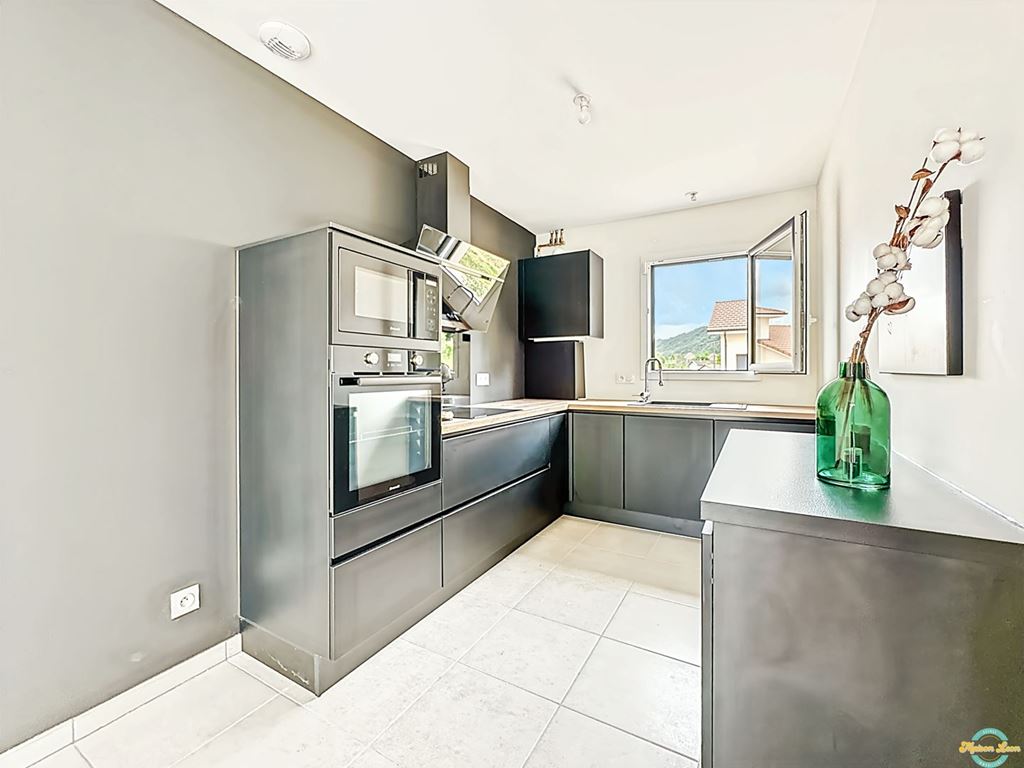 Maison VIGNIEU (38890) Maison LEON